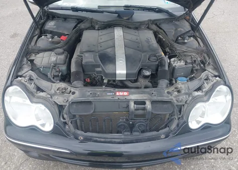 2005 Mercedes-Benz C 240 Luxury 4Matic из США, поврежденный, VIN WDBRF81J45F616976